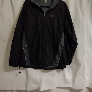 Men's Black and Gray Jacket